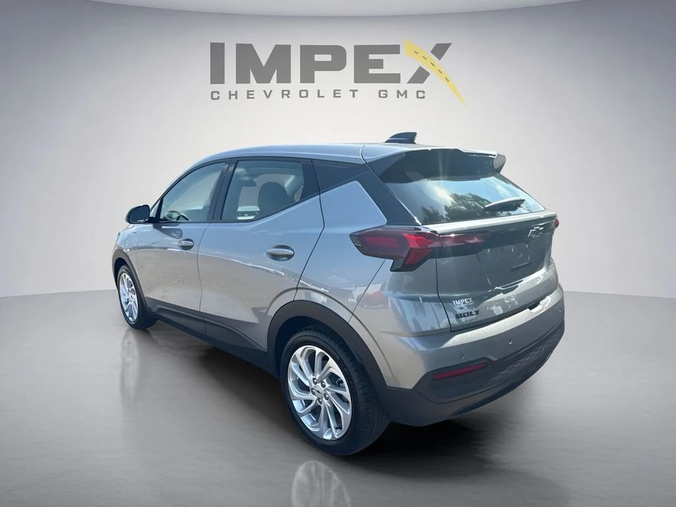 2027 Chevrolet Volt - Image 3 of 31