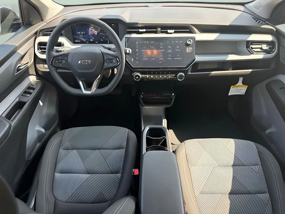 2027 Chevrolet Volt - Image 12 of 31