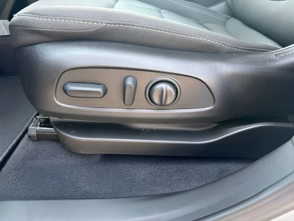 2027 Chevrolet Volt - Image 10 of 31