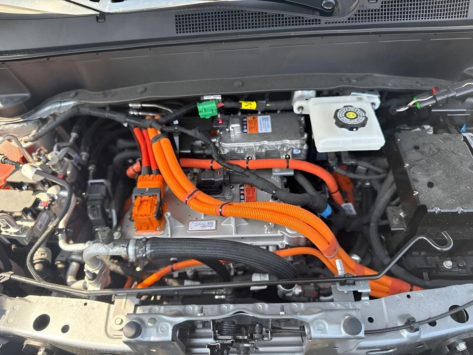 2027 Chevrolet Volt - Image 30 of 31