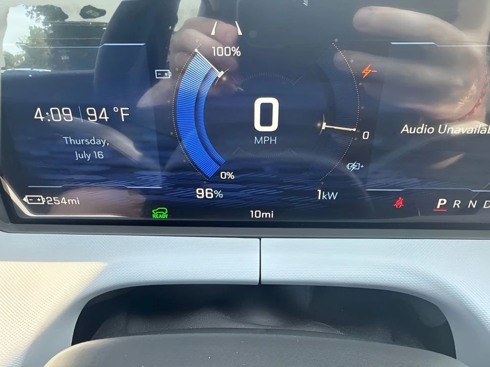 2027 Chevrolet Volt - Image 24 of 31