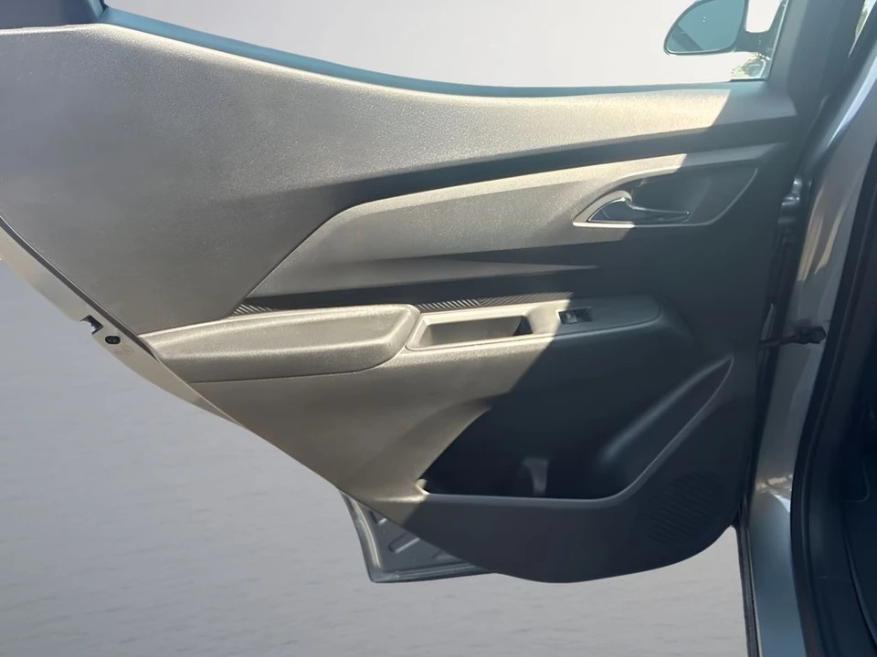 2027 Chevrolet Volt - Image 27 of 31
