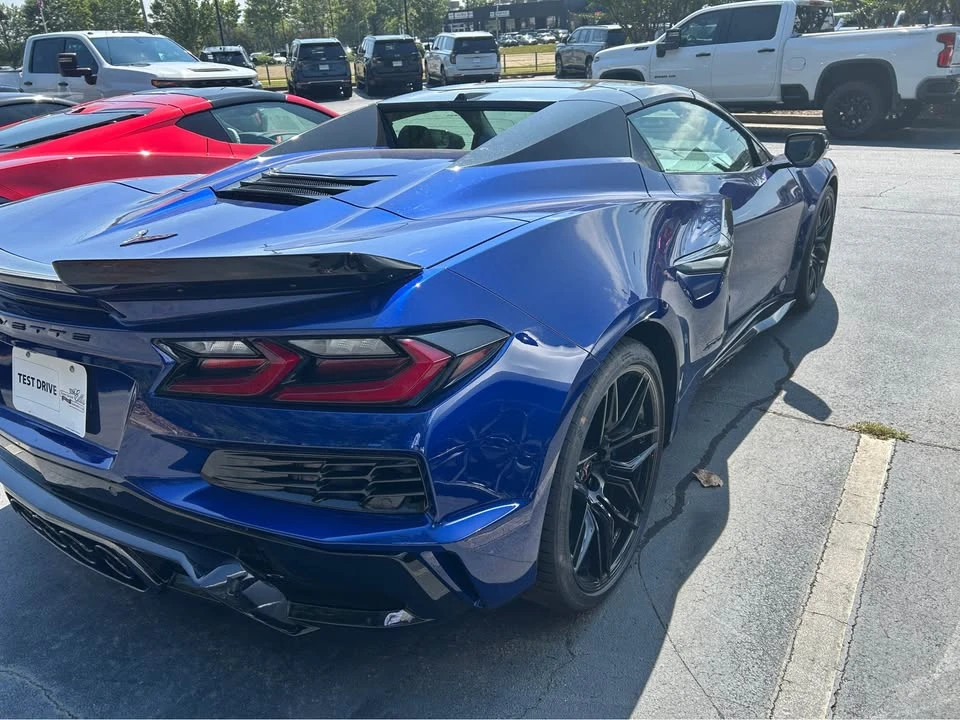 2027 Chevrolet Corvette C8 Z06 - Image 9 of 10