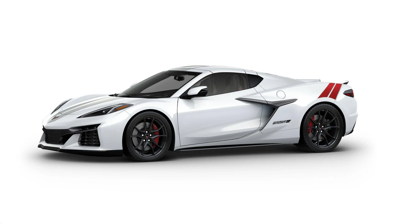 2027 Chevrolet Corvette C8 Grand Sport - Image 27 of 31