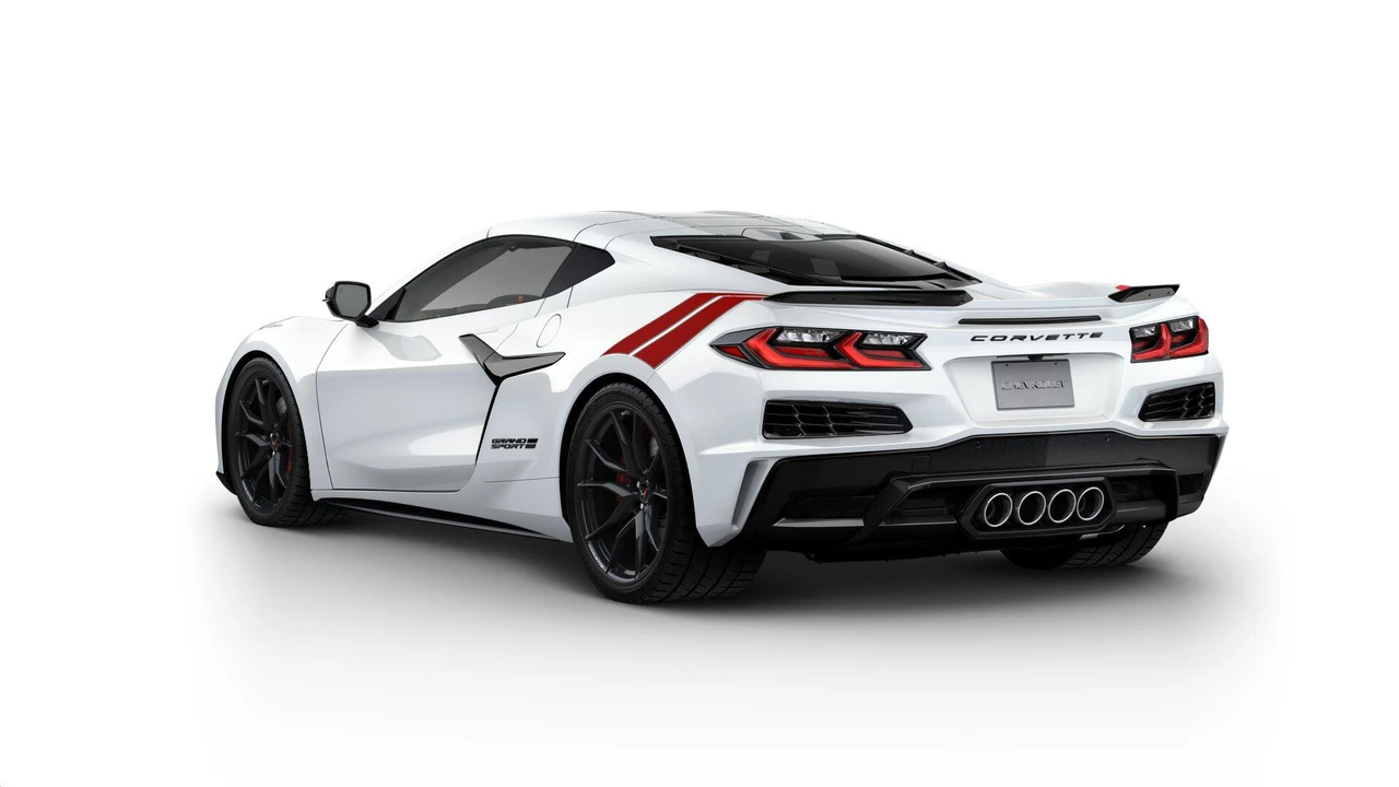 2027 Chevrolet Corvette C8 Grand Sport - Image 28 of 31