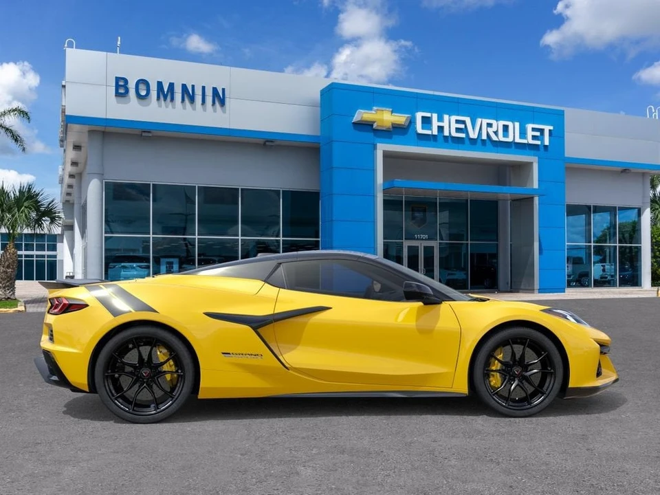 2027 Chevrolet Corvette C8 Grand Sport - Image 6 of 31