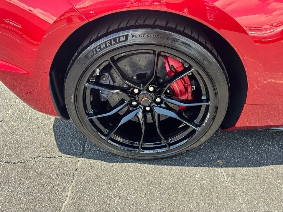 2027 Chevrolet Corvette C8 Grand Sport - Image 16 of 31