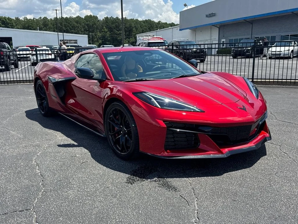 2027 Chevrolet Corvette C8 Grand Sport - Image 4 of 31