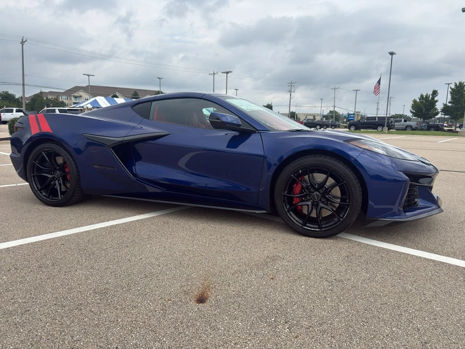 2027 Chevrolet Corvette C8 Grand Sport - Image 12 of 31