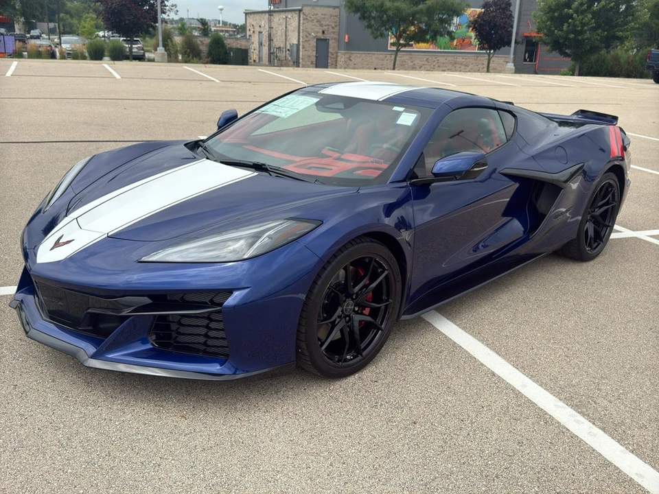 2027 Chevrolet Corvette C8 Grand Sport - Image 18 of 31