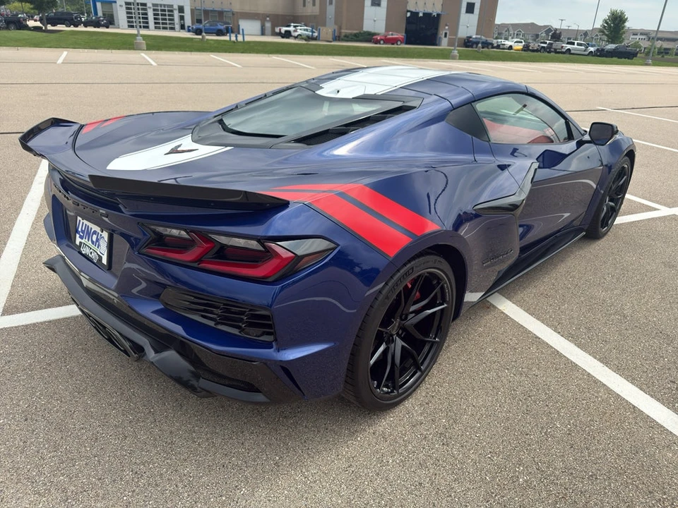 2027 Chevrolet Corvette C8 Grand Sport - Image 27 of 31