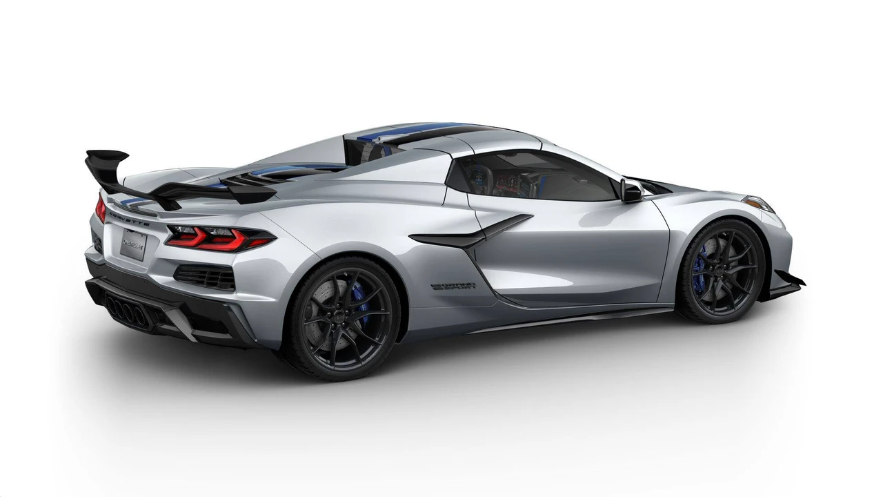 2027 Chevrolet Corvette C8 Grand Sport - Image 28 of 31