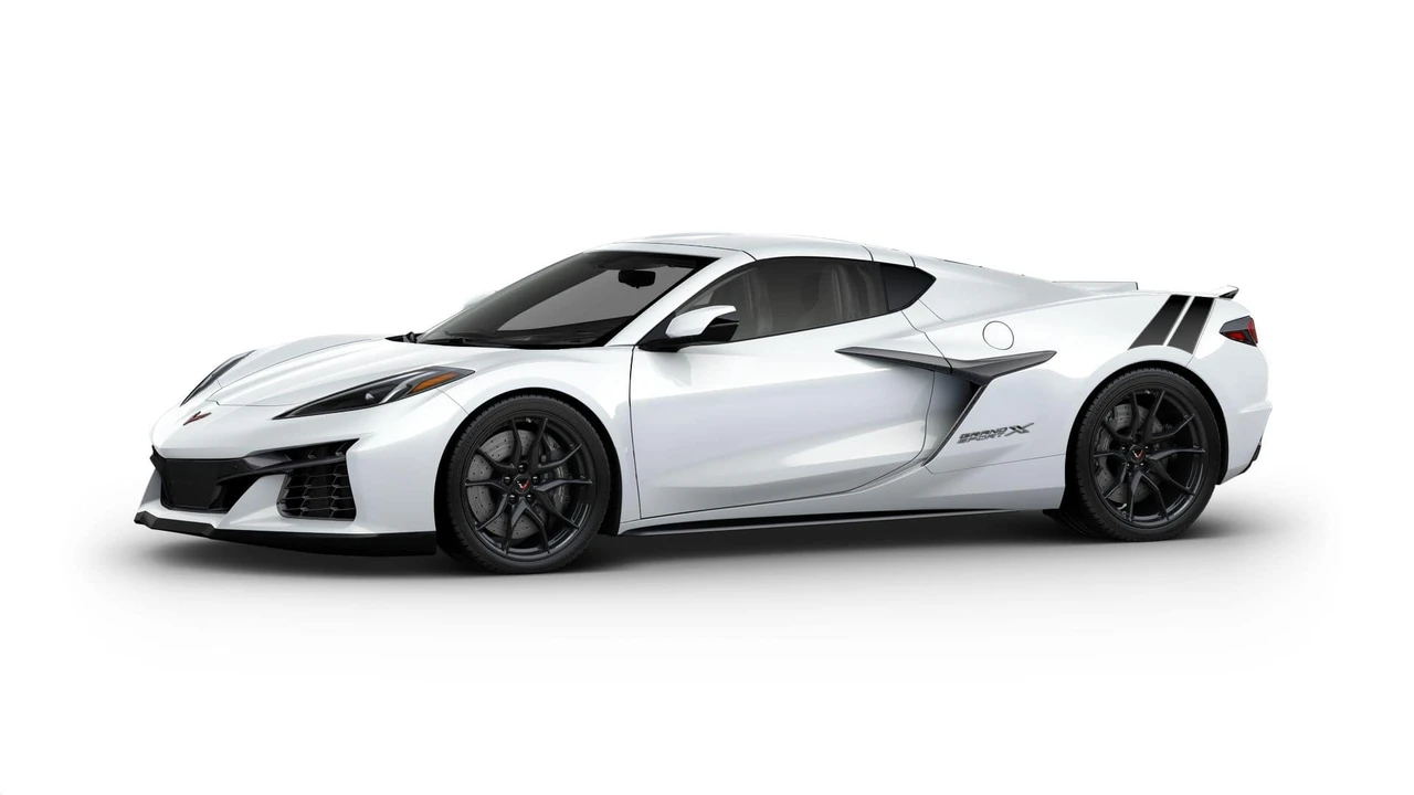 2027 Chevrolet Corvette C8 Grand Sport - Image 2 of 11