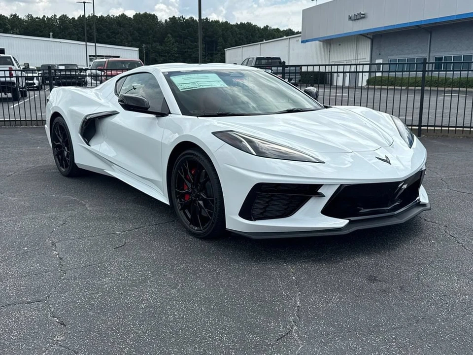2027 Chevrolet Corvette C8 Grand Sport - Image 4 of 31