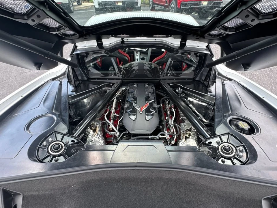 2027 Chevrolet Corvette C8 Grand Sport - Image 18 of 31