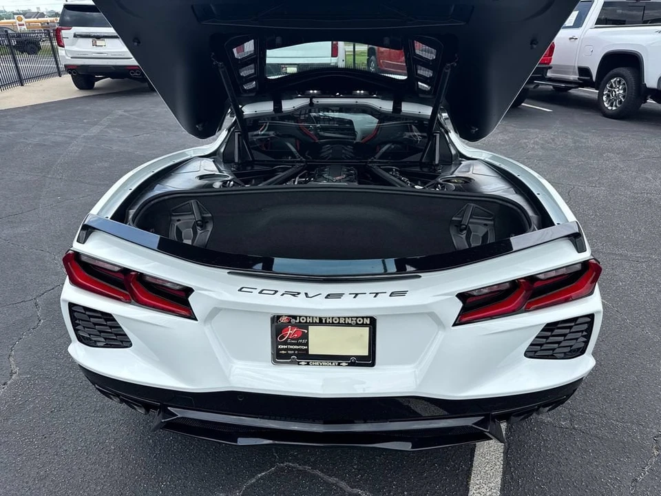 2027 Chevrolet Corvette C8 Grand Sport - Image 17 of 31