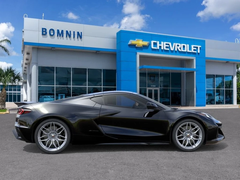 2027 Chevrolet Corvette C8 Grand Sport - Image 6 of 31