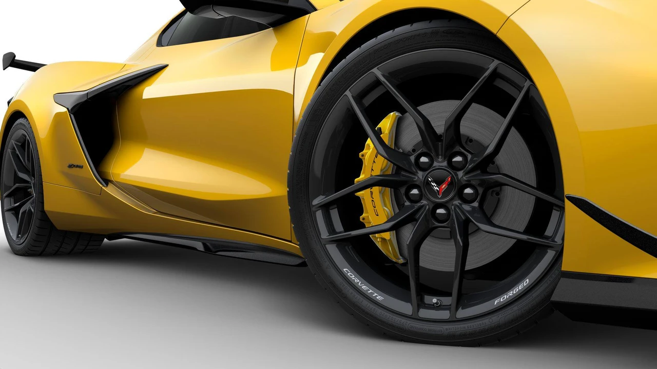2027 Chevrolet Corvette C8 Z06 - Image 6 of 11