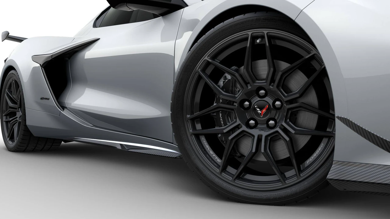 2027 Chevrolet Corvette C8 Z06 - Image 6 of 11