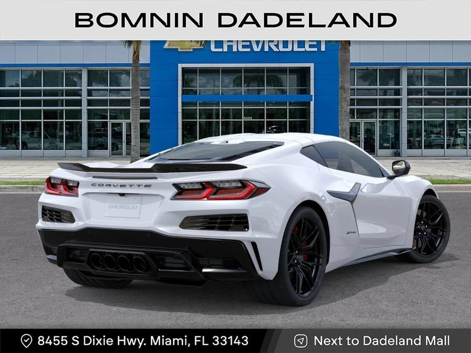 2027 Chevrolet Corvette C8 Z06 - Image 5 of 31