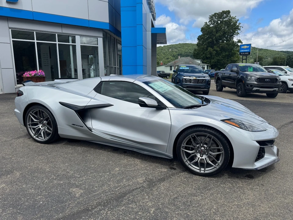 2027 Chevrolet Corvette C8 Z06 - Image 18 of 30