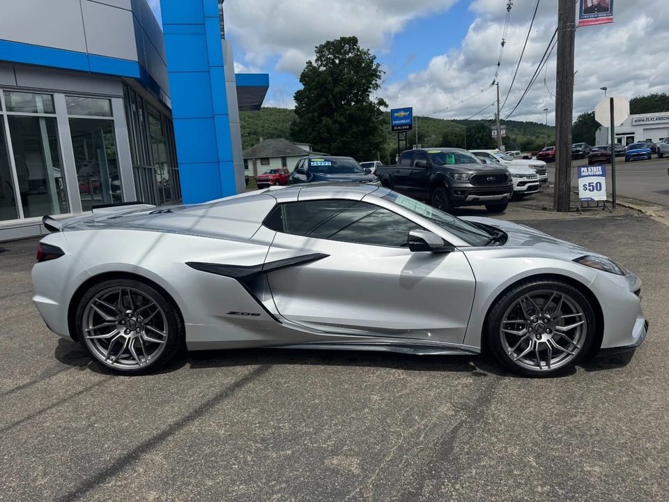 2027 Chevrolet Corvette C8 Z06 - Image 19 of 30