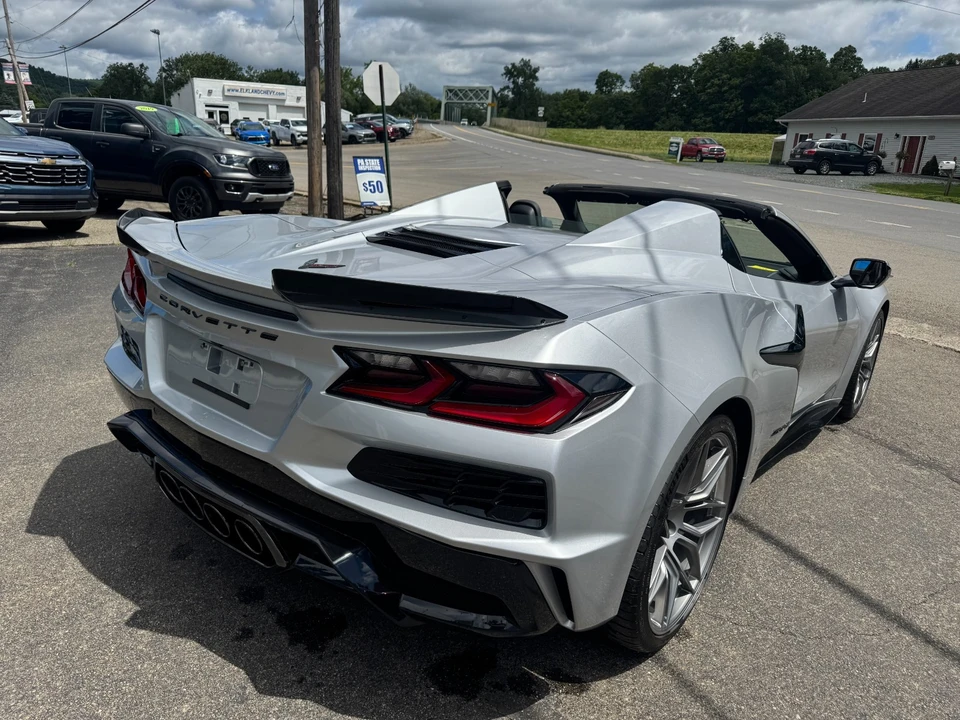 2027 Chevrolet Corvette C8 Z06 - Image 20 of 30