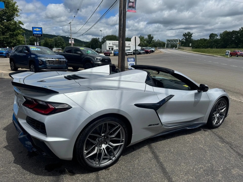 2027 Chevrolet Corvette C8 Z06 - Image 7 of 30