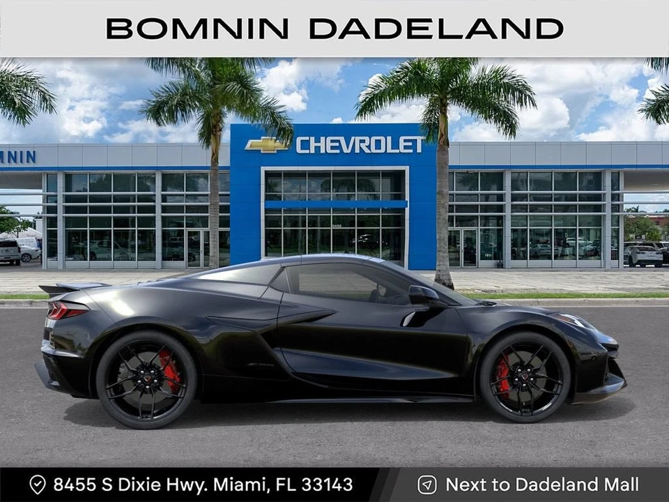 2027 Chevrolet Corvette C8 Z06 - Image 6 of 31