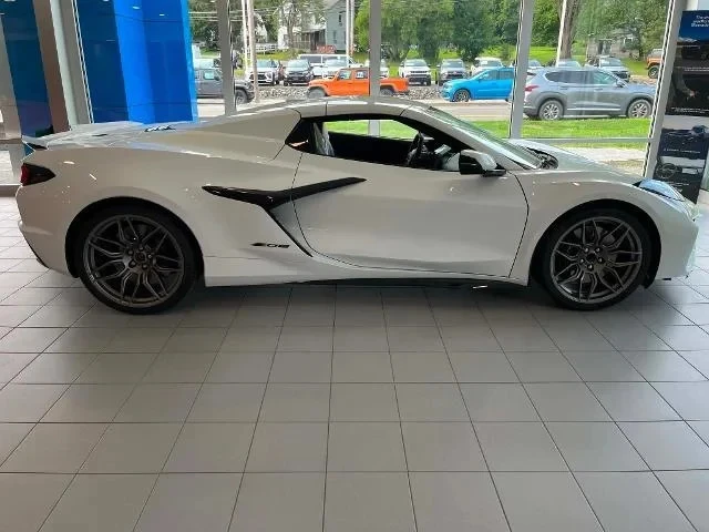 2027 Chevrolet Corvette C8 Z06 - Image 6 of 31