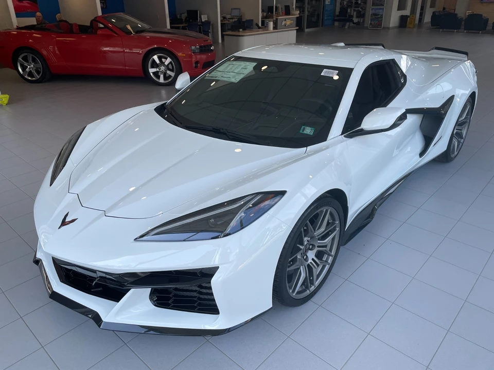 2027 Chevrolet Corvette C8 Z06 - Image 14 of 31