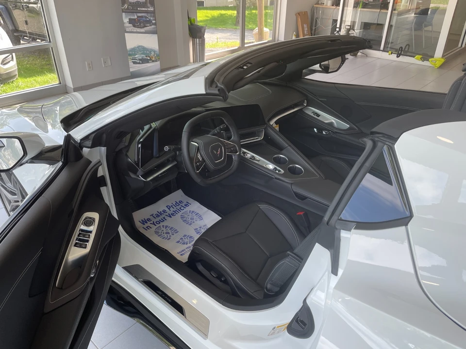 2027 Chevrolet Corvette C8 Z06 - Image 21 of 31