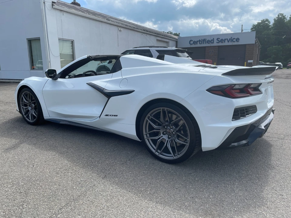 2027 Chevrolet Corvette C8 Z06 - Image 28 of 31