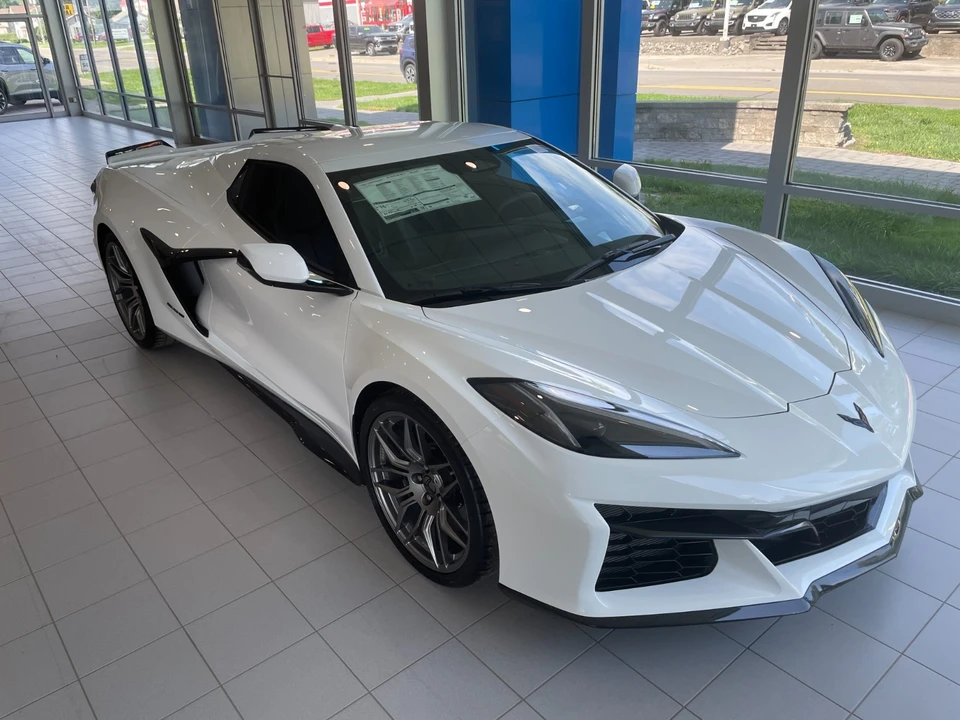 2027 Chevrolet Corvette C8 Z06 - Image 13 of 31