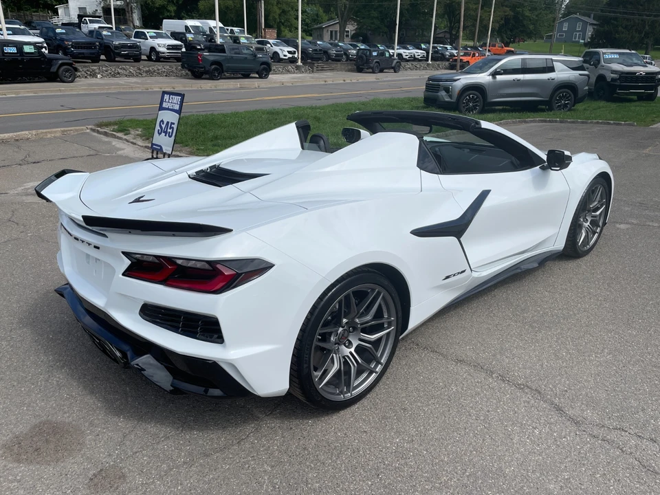 2027 Chevrolet Corvette C8 Z06 - Image 26 of 31