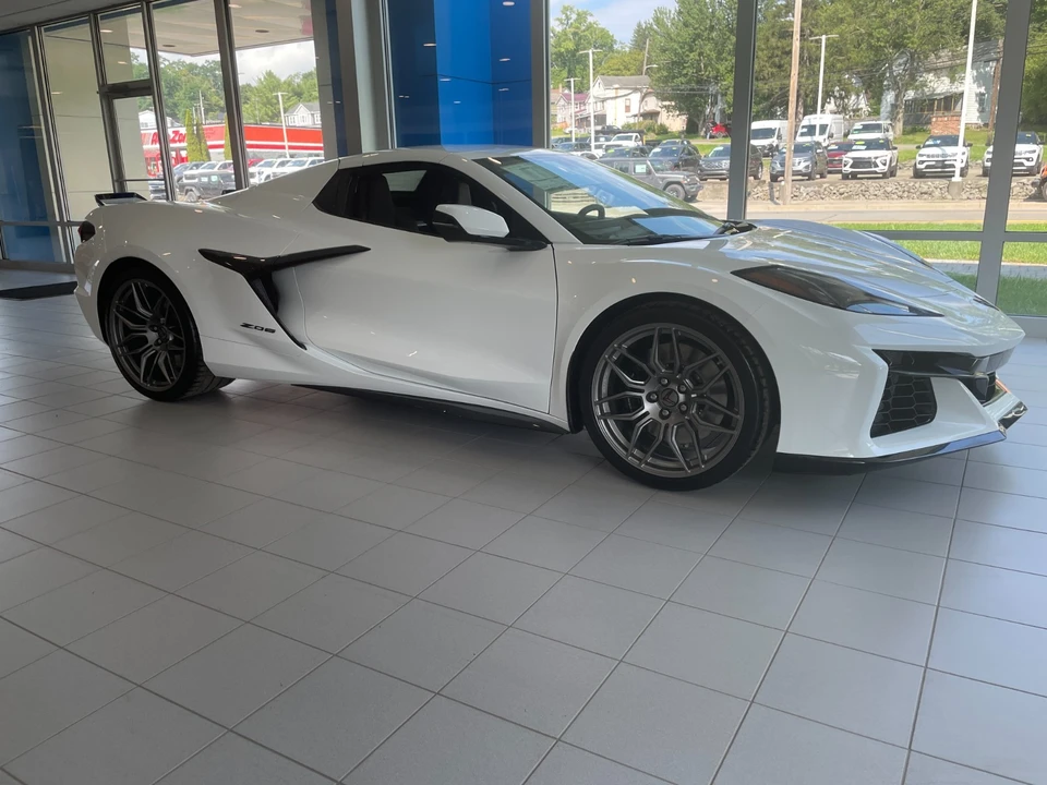 2027 Chevrolet Corvette C8 Z06 - Image 12 of 31