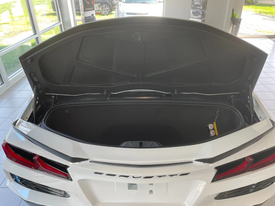 2027 Chevrolet Corvette C8 Z06 - Image 18 of 31
