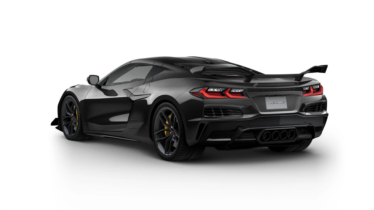 2027 Chevrolet Corvette C8 Z06 - Image 27 of 31