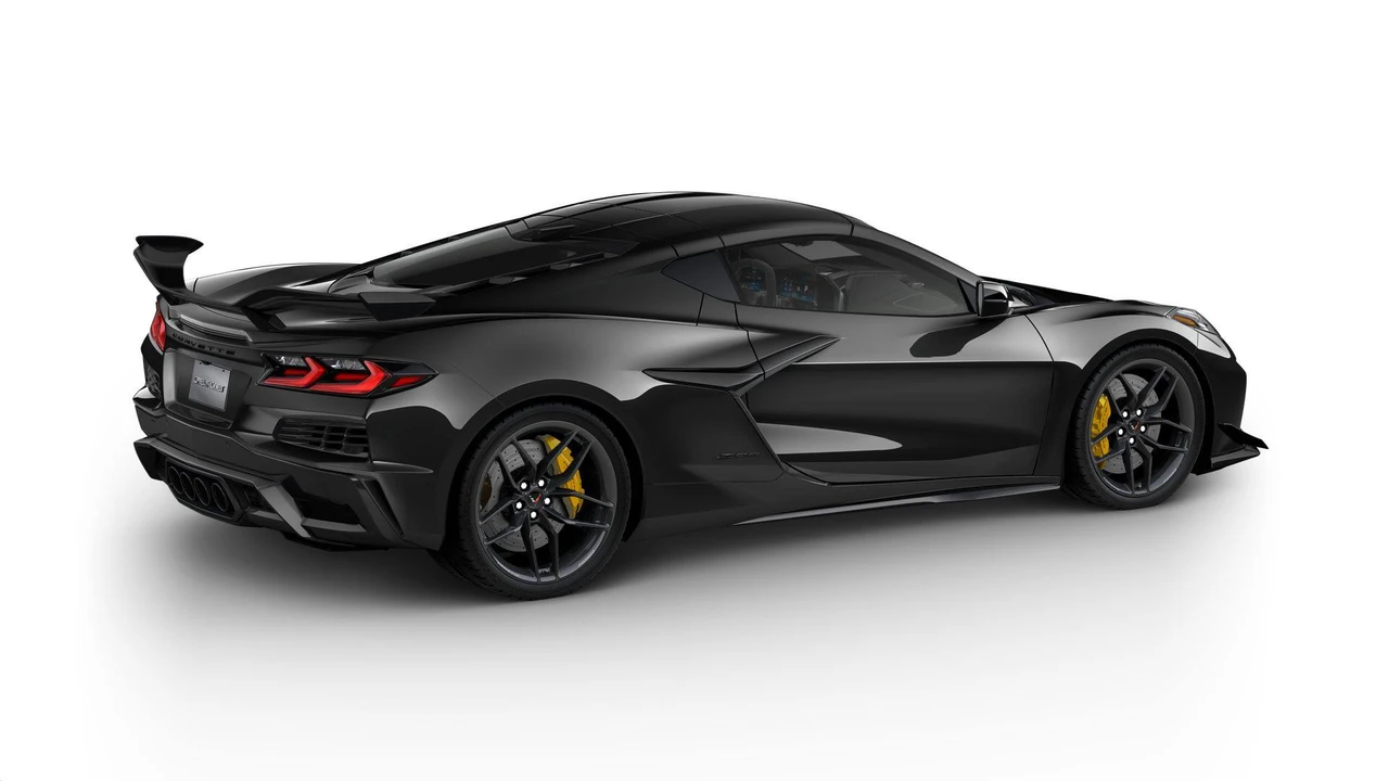 2027 Chevrolet Corvette C8 Z06 - Image 28 of 31