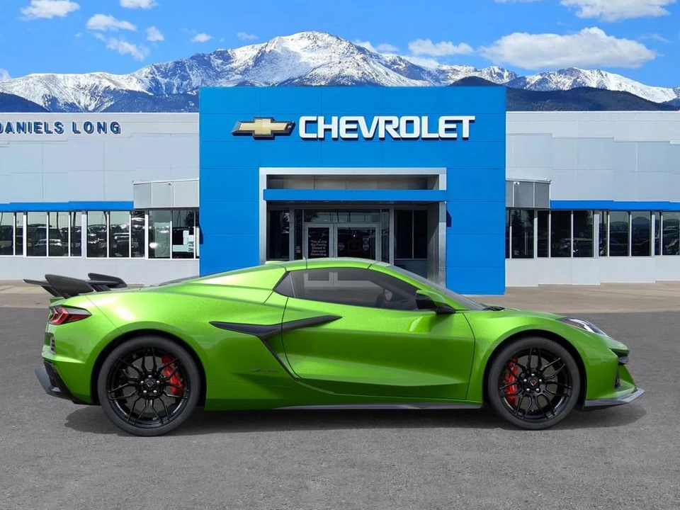 2027 Chevrolet Corvette C8 Z06 - Image 5 of 31