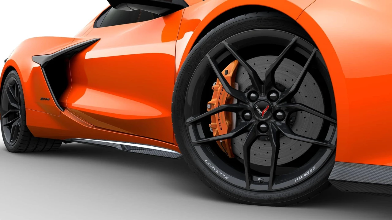 2027 Chevrolet Corvette C8 Z06 - Image 30 of 31