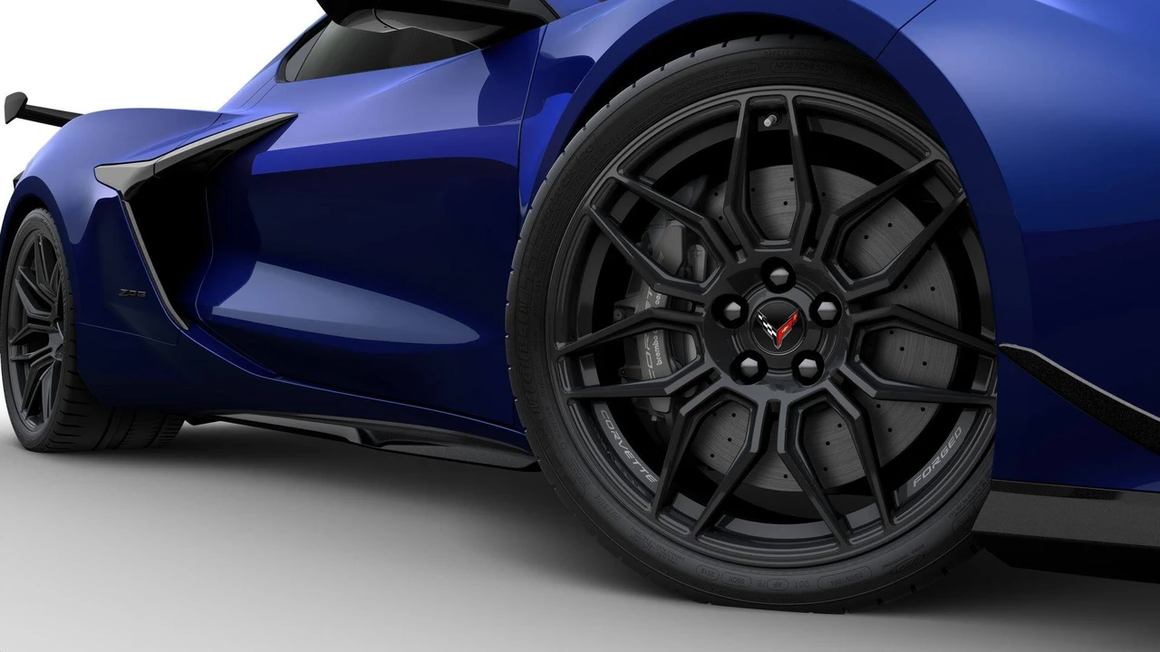 2027 Chevrolet Corvette C8 Z06 - Image 6 of 11