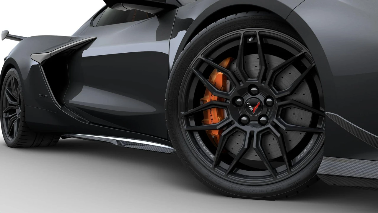 2027 Chevrolet Corvette C8 Z06 - Image 6 of 11