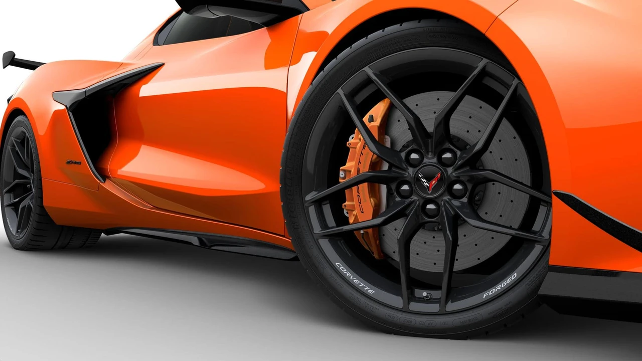 2027 Chevrolet Corvette C8 Z06 - Image 6 of 11