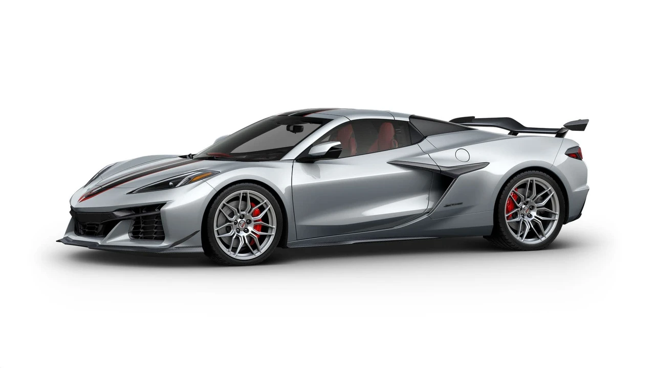 2027 Chevrolet Corvette C8 Z06 - Image 26 of 31