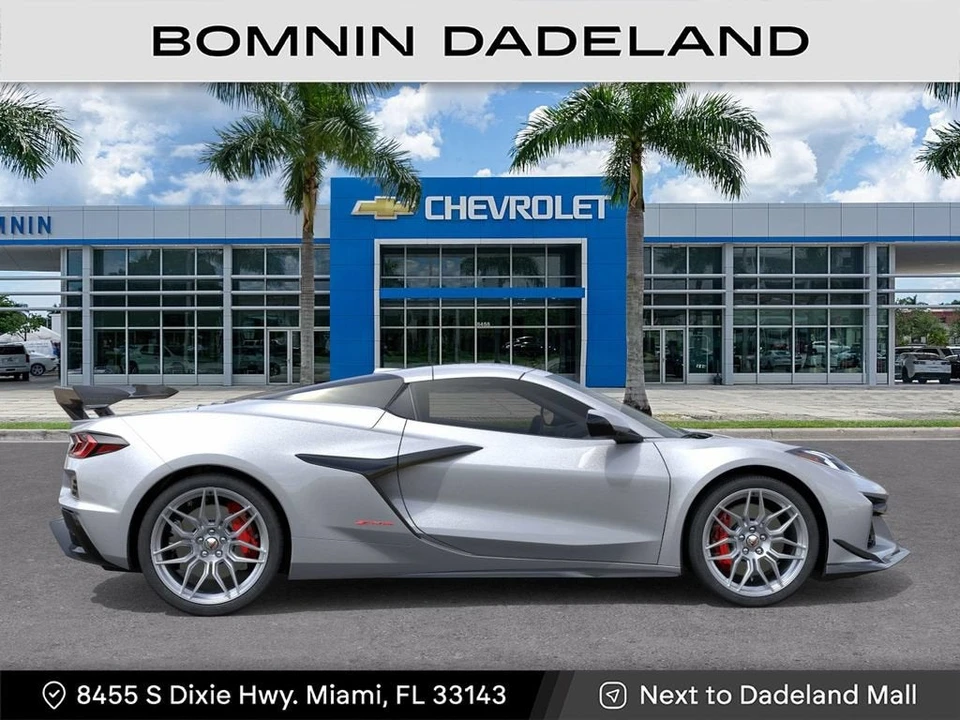 2027 Chevrolet Corvette C8 Z06 - Image 6 of 31
