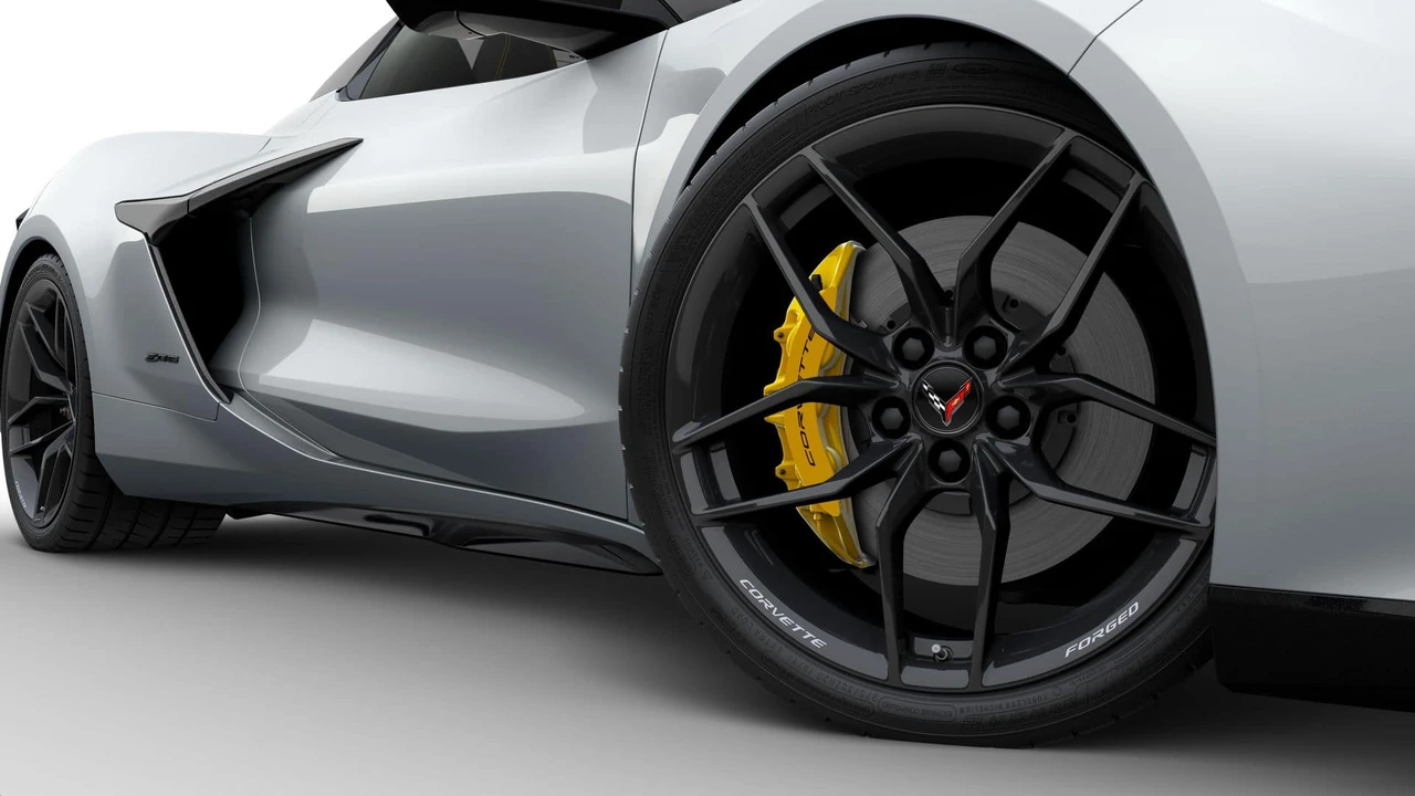2027 Chevrolet Corvette C8 Z06 - Image 6 of 11