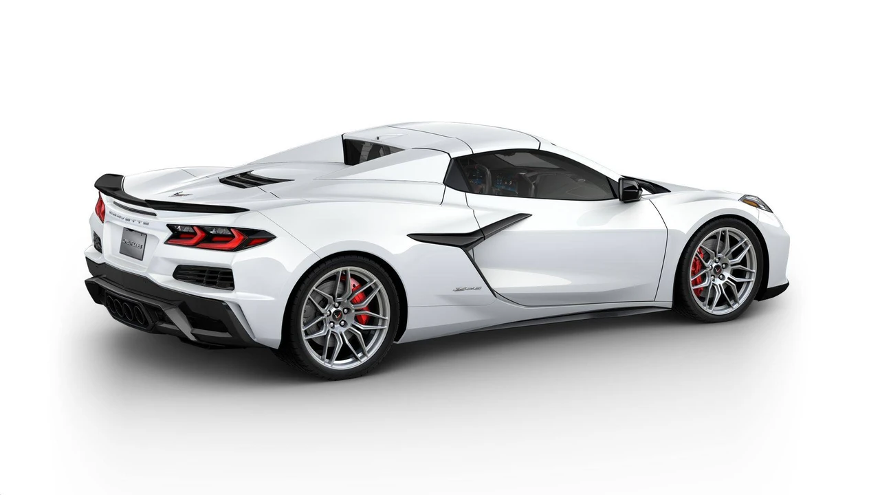 2027 Chevrolet Corvette C8 Z06 - Image 28 of 31