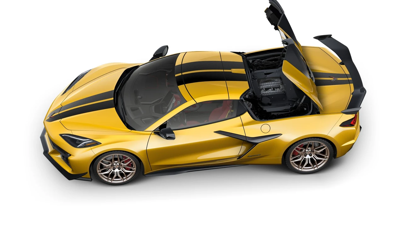 2027 Chevrolet Corvette C8 Z06 - Image 7 of 11