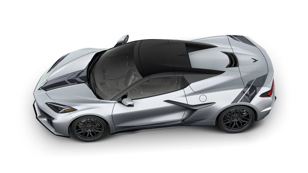 2027 Chevrolet Corvette C8 Z06 - Image 7 of 11